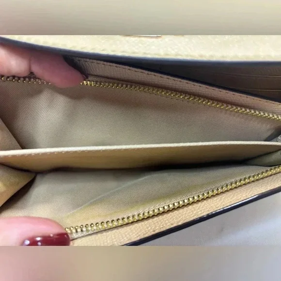 COACH pebbled leather continental wallet - Picture 4 of 5